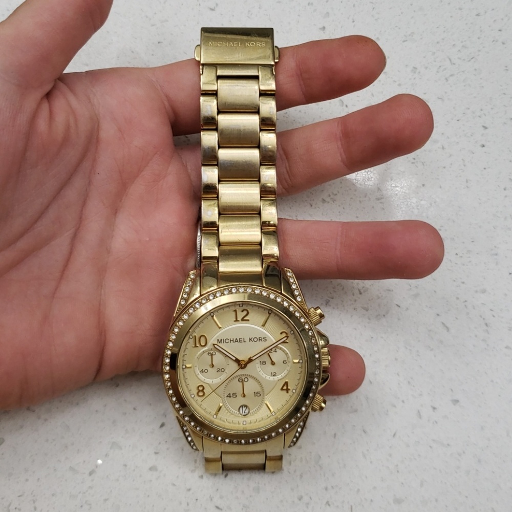Watch - Picture 3 of 3